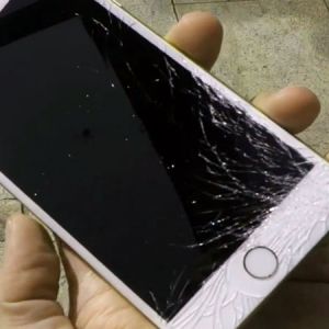 Màn hình iPhone 6 có chống xước không?