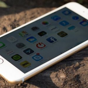 Phải xử lý như thế nào khi iPhone 6 bị mất đèn màn hình?